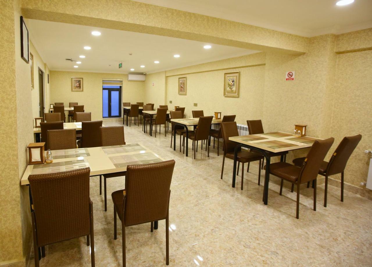 El Royal Hotel Баку Екстериор снимка